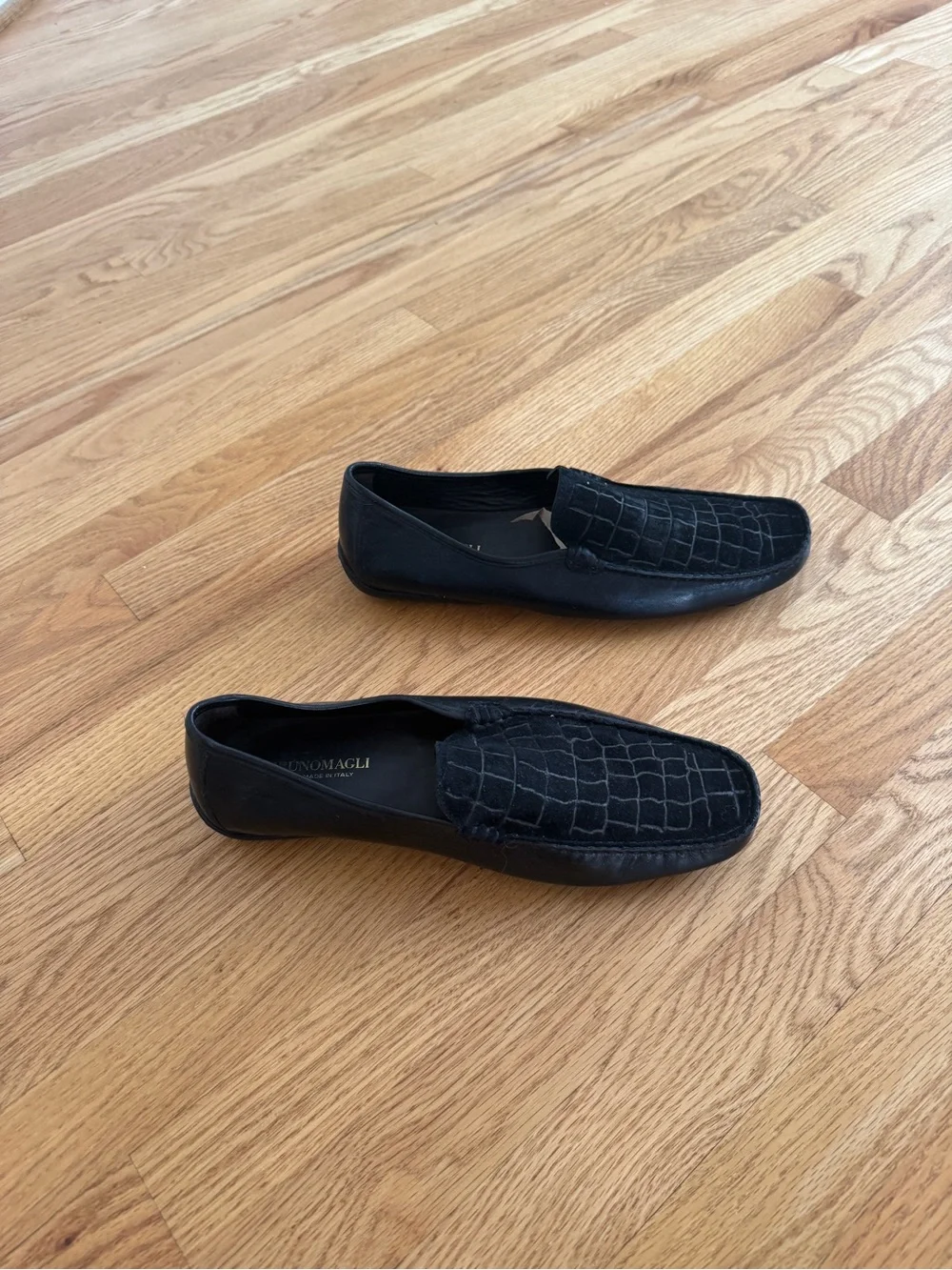 Bruno Magli men’s black loafers reptile print